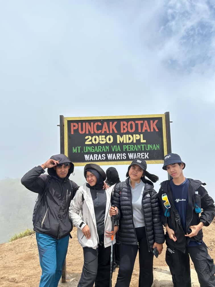Pendakian Gunung Ungaran: Petualangan Solo Hiking yang Berakhir Penuh Persahabatan WhatsApp Image 2025 11 17 At 13.46.47 E0d52dd7