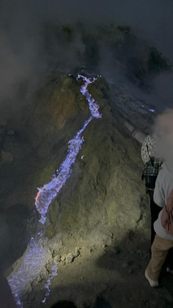 Pendakian Ijen: Menemukan Bahasa Persahabatan dengan Pendaki dari Jepang whatsapp image 2025 11 17 at 15.43.13 3a88975a